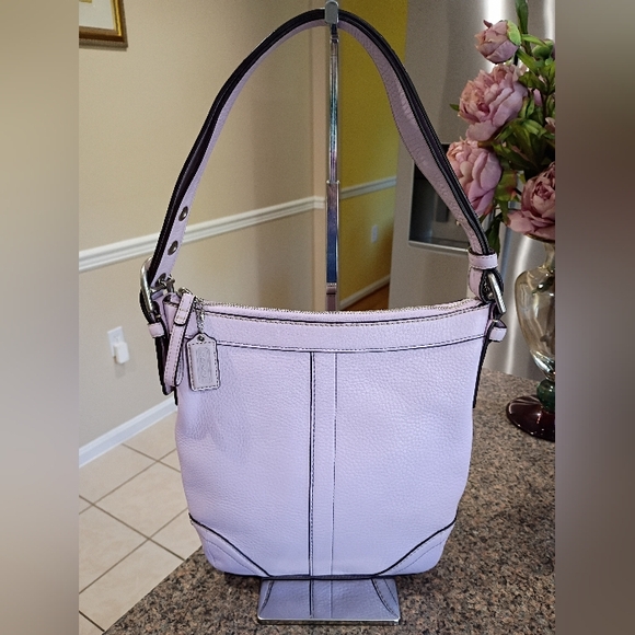 Coach Lilac Pebbled Leather Sling Crossbody Or Shoulder - Picture 3 of 17